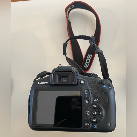 Canon EOS Rebel T5 DSLR Camera - Picture 2 of 3